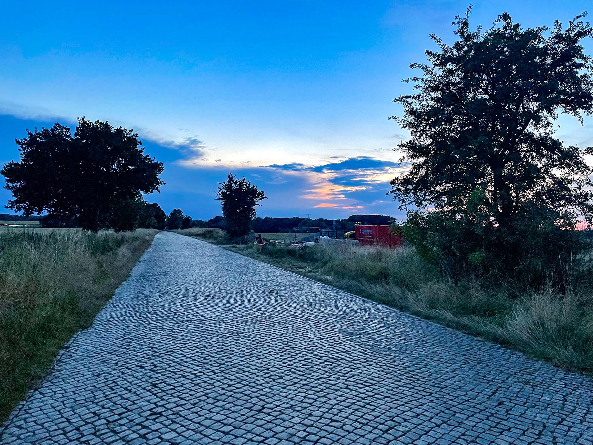 Dabei ist eine ganze Menge des Weges Pflasterstein :/