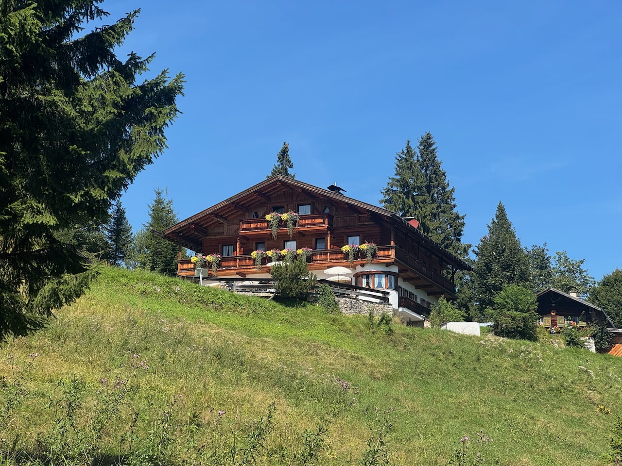 Das Bayernhaus ist ein guter Zwischenstopp nach den ersten Kilometern