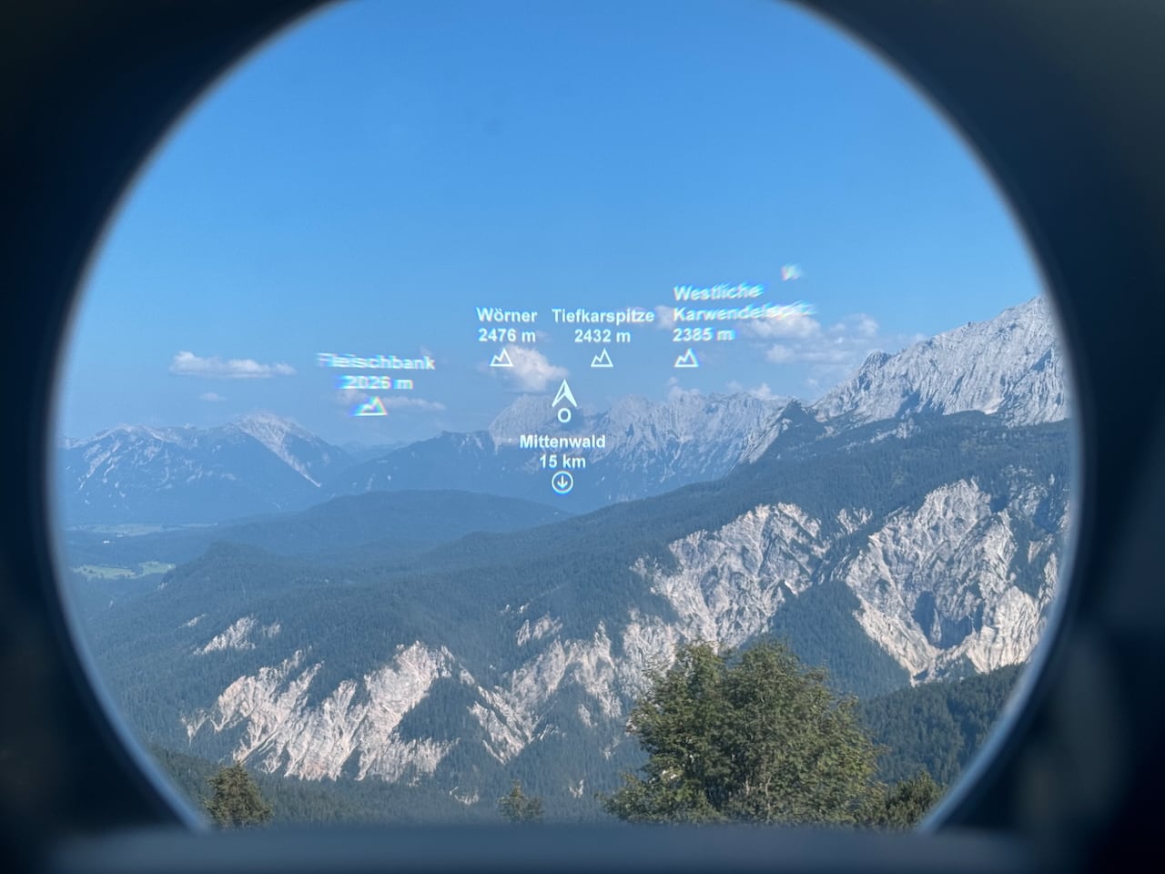 Ein Blick durch das AR-Gerät