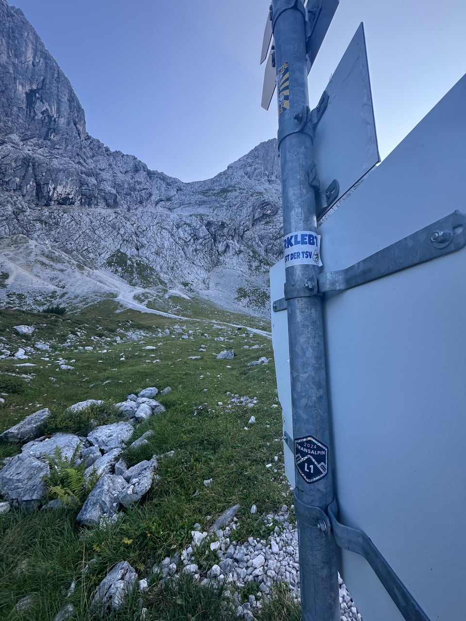 Woher kommt denn dieser Sticker?