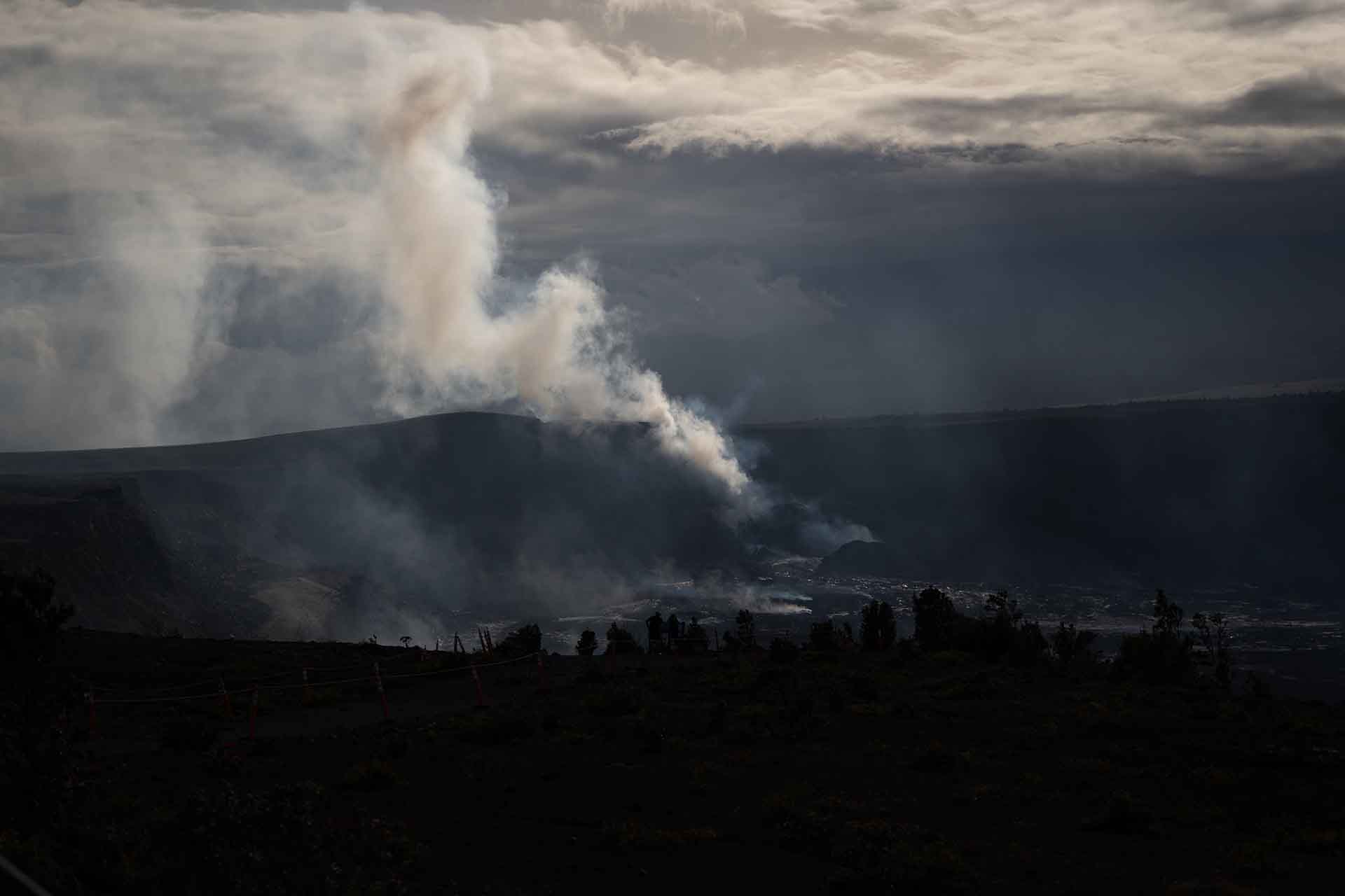 Nicht am Ausbrechen, aber immerhin rauch gibts
